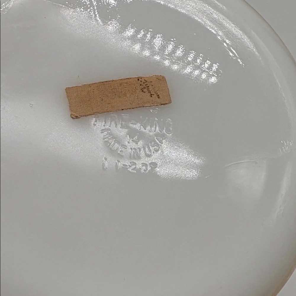 Vintage Fire King Peach Luster 1 1/2 Quart Casserole Round with Lid